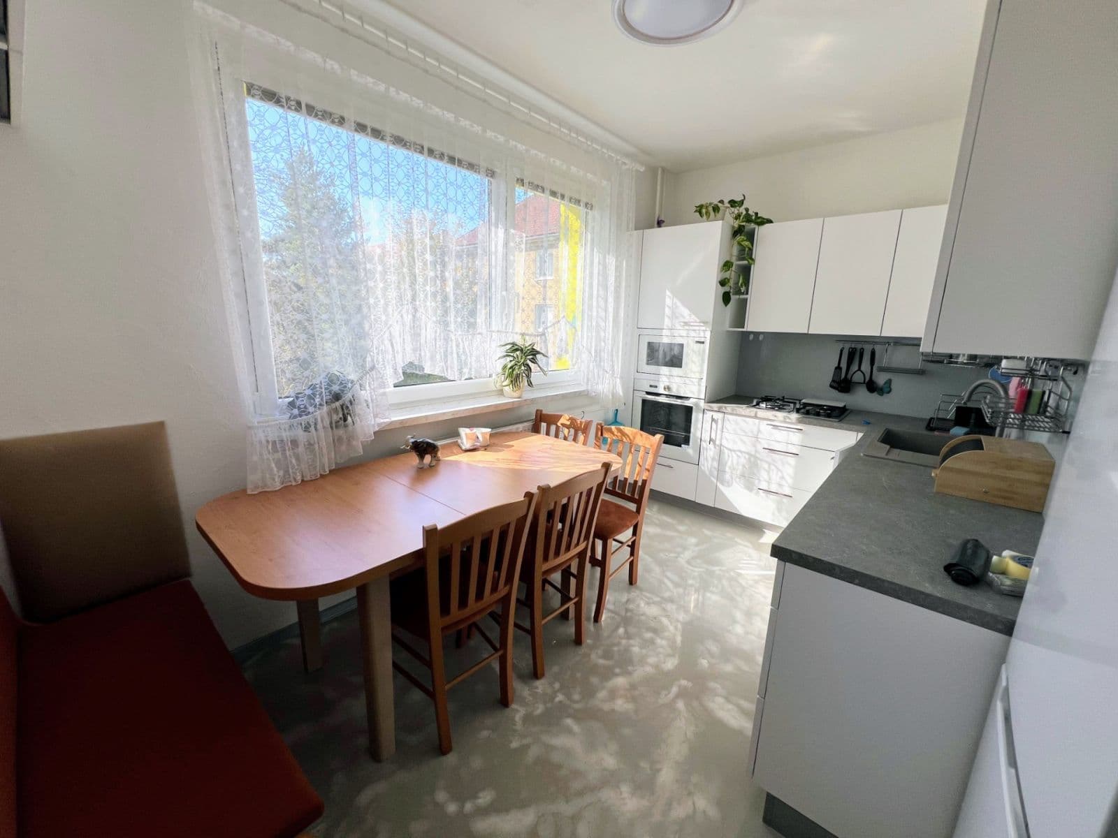 Prodej bytu 4+1 78 m², Husova, Nový Bor, Liberecký kraj Prodej bytu 4+1 78 m², Husova, Nový Bor, Liberecký kraj
