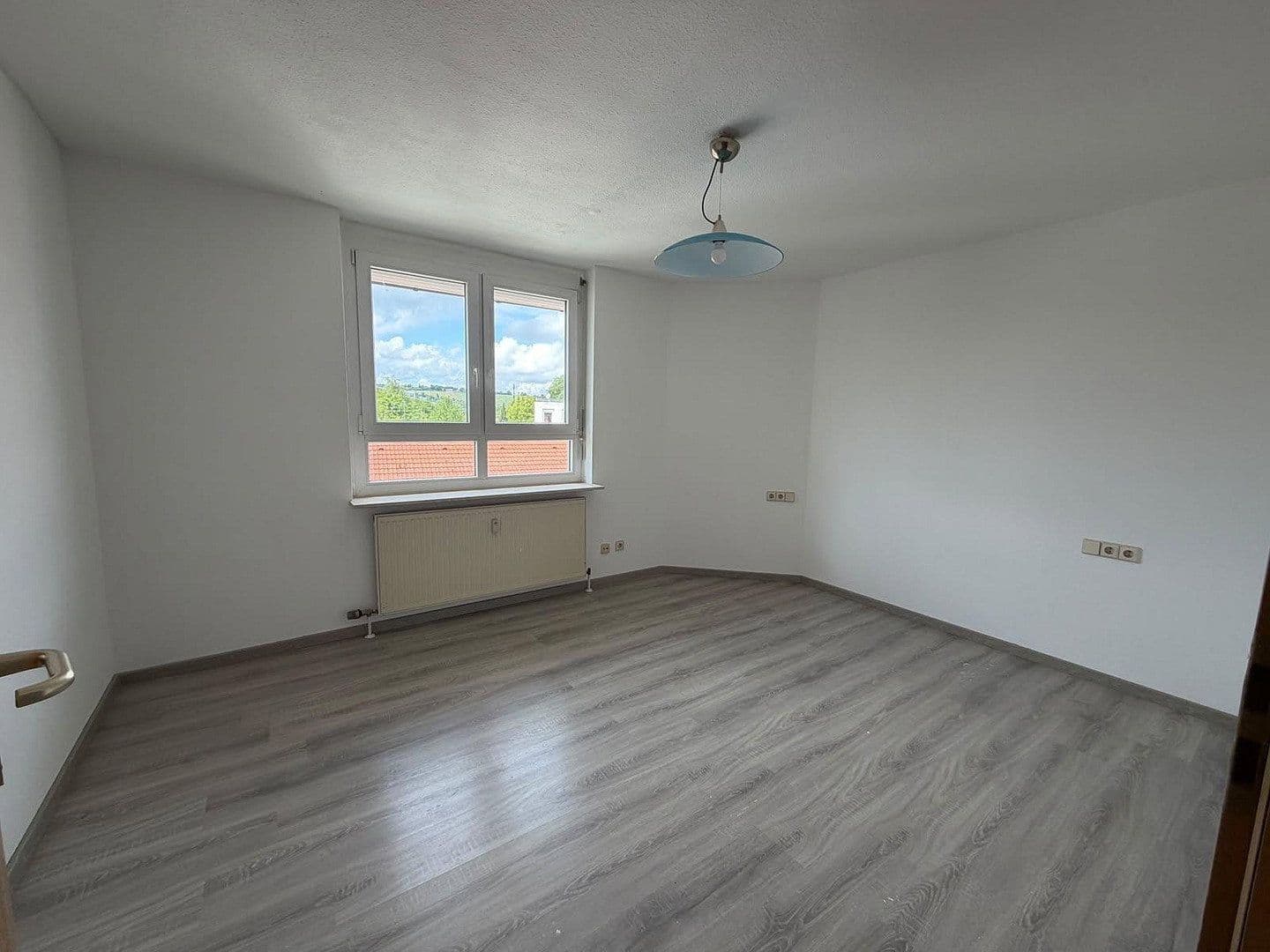 Pronájem bytu 2+1 55 m², Stuttgart, Bádensko-Württembersko Pronájem bytu 2+1 55 m², Stuttgart, Bádensko-Württembersko