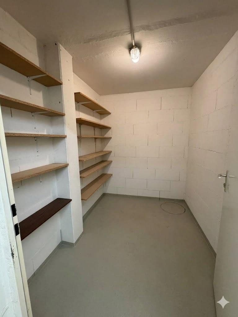 Pronájem bytu 2+1 55 m², Stuttgart, Bádensko-Württembersko Pronájem bytu 2+1 55 m², Stuttgart, Bádensko-Württembersko