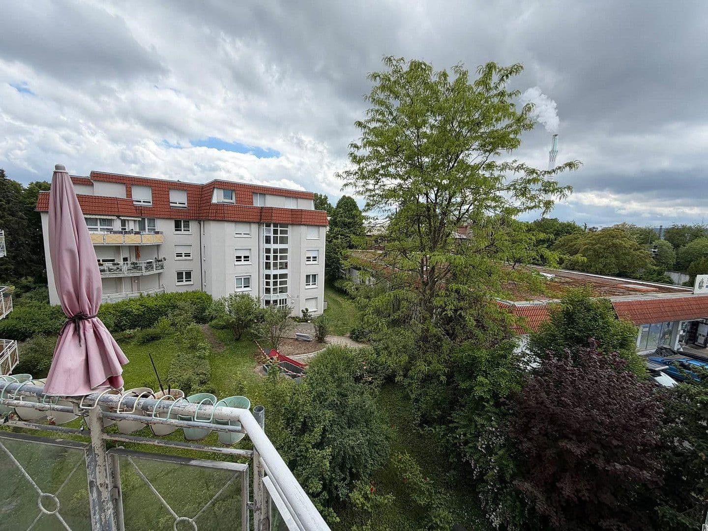 Pronájem bytu 2+1 55 m², Stuttgart, Bádensko-Württembersko Pronájem bytu 2+1 55 m², Stuttgart, Bádensko-Württembersko