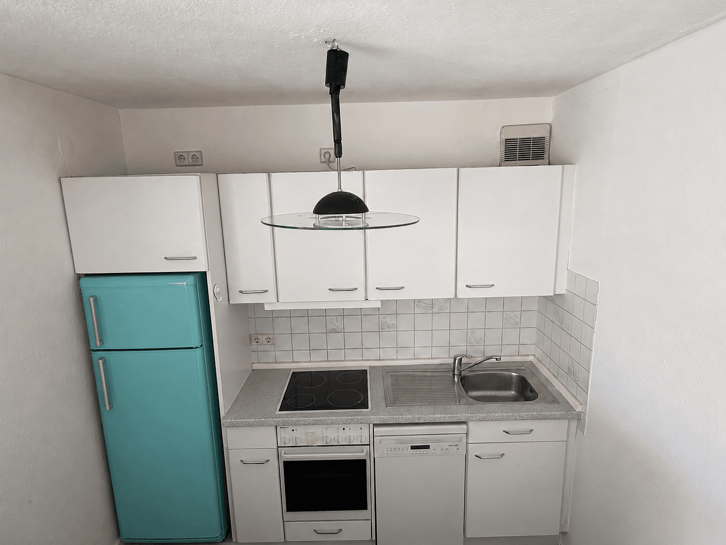 Pronájem bytu 2+1 55 m², Stuttgart, Bádensko-Württembersko Pronájem bytu 2+1 55 m², Stuttgart, Bádensko-Württembersko