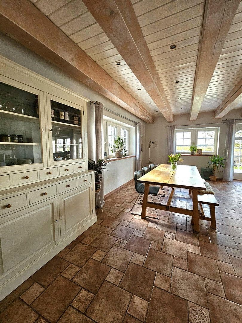 Prodej domu 255 m², pozemek 2.200 m², Wahrenholz, Dolní Sasko Prodej domu 255 m², pozemek 2.200 m², Wahrenholz, Dolní Sasko