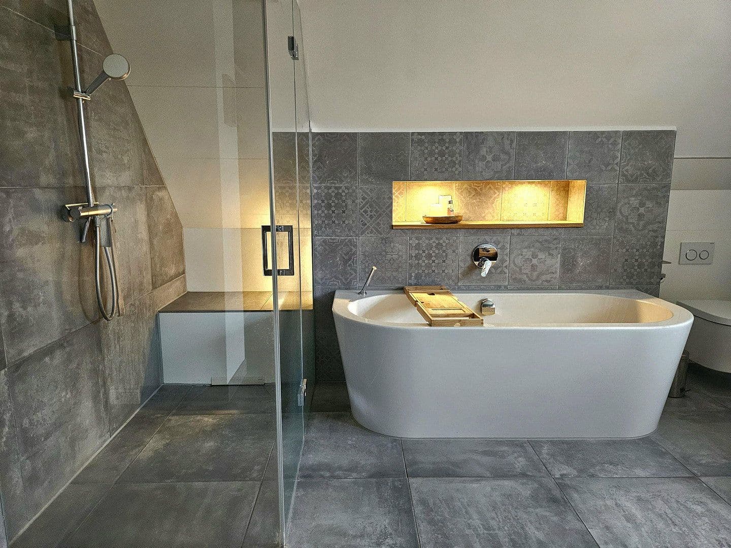 Prodej domu 255 m², pozemek 2.200 m², Wahrenholz, Dolní Sasko Prodej domu 255 m², pozemek 2.200 m², Wahrenholz, Dolní Sasko