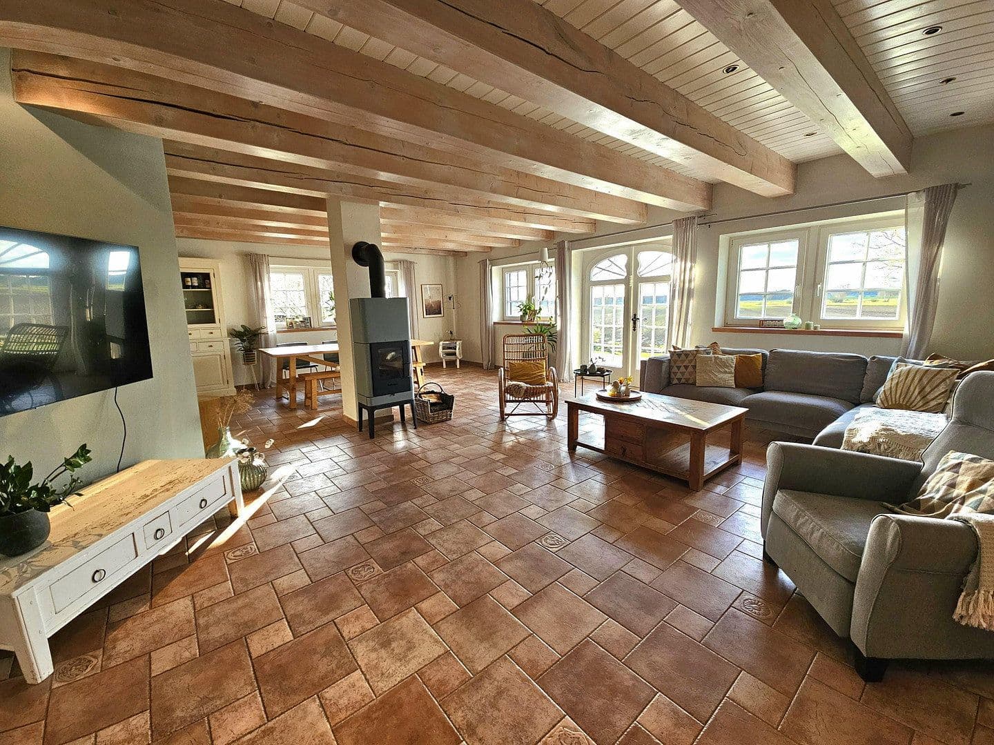 Prodej domu 255 m², pozemek 2.200 m², Wahrenholz, Dolní Sasko Prodej domu 255 m², pozemek 2.200 m², Wahrenholz, Dolní Sasko