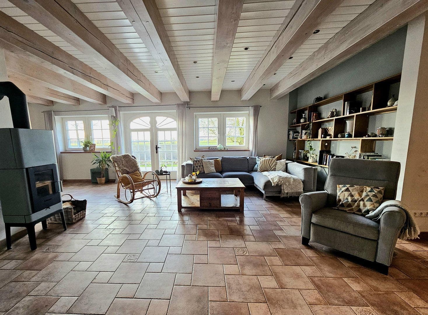 Prodej domu 255 m², pozemek 2.200 m², Wahrenholz, Dolní Sasko Prodej domu 255 m², pozemek 2.200 m², Wahrenholz, Dolní Sasko