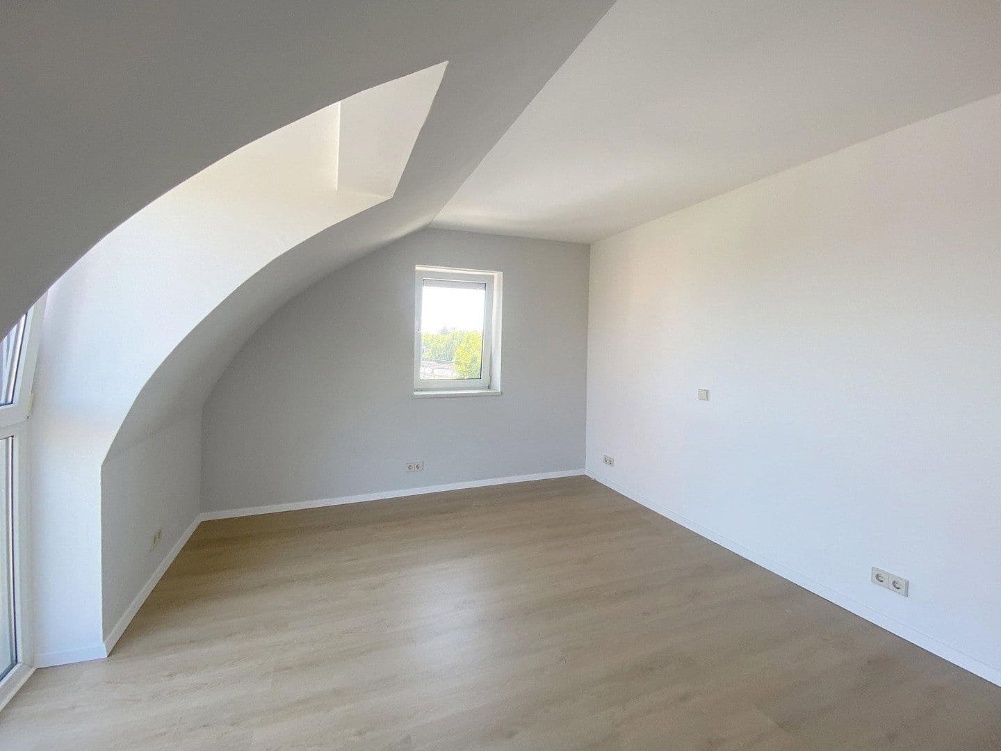 Pronájem bytu 3+1 116 m², Speyer, Porýní-Falc Pronájem bytu 3+1 116 m², Speyer, Porýní-Falc