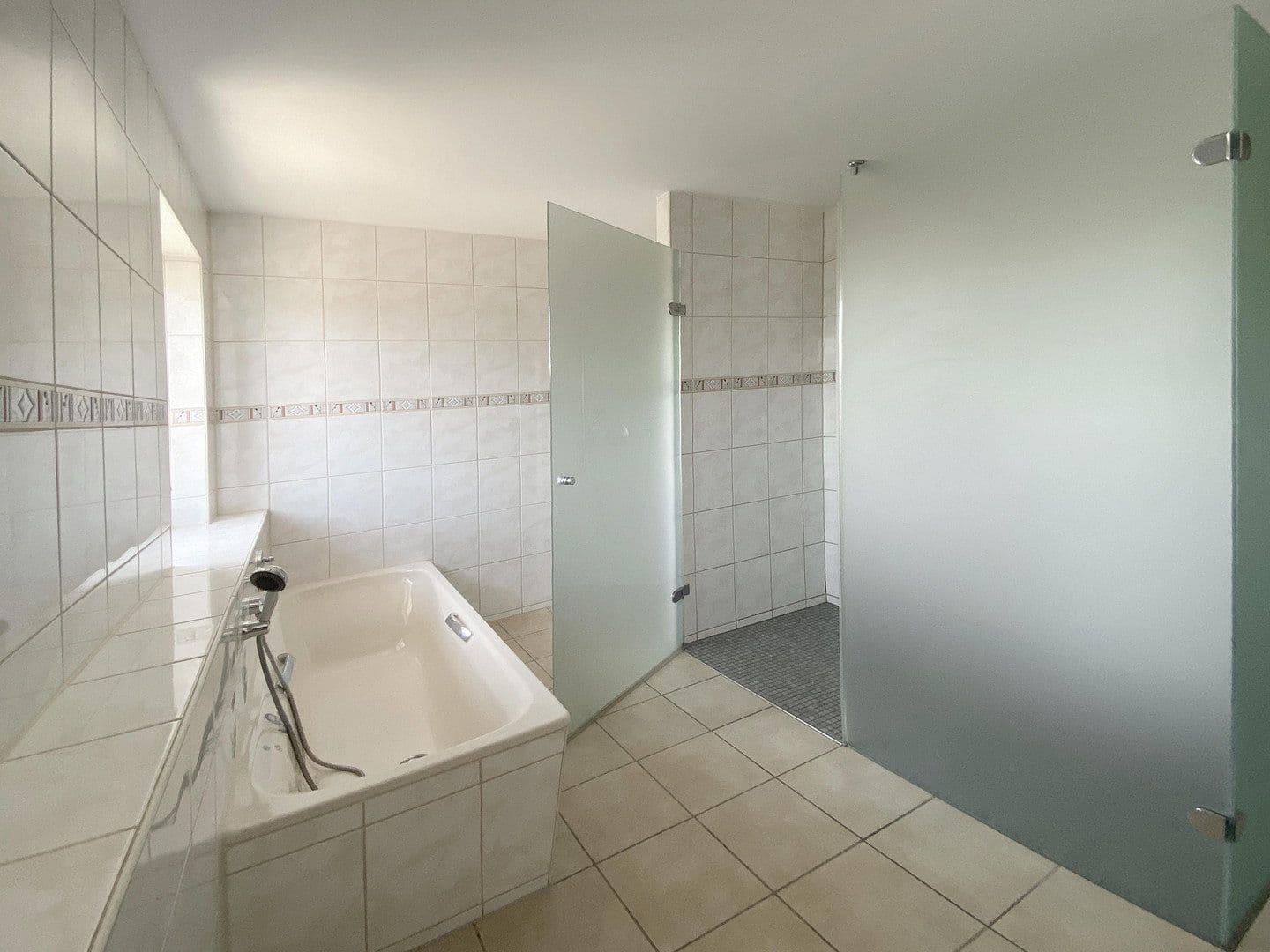 Pronájem bytu 3+1 116 m², Speyer, Porýní-Falc Pronájem bytu 3+1 116 m², Speyer, Porýní-Falc