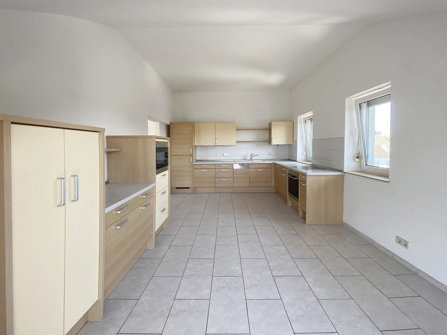 Pronájem bytu 3+1 116 m², Speyer, Porýní-Falc Pronájem bytu 3+1 116 m², Speyer, Porýní-Falc