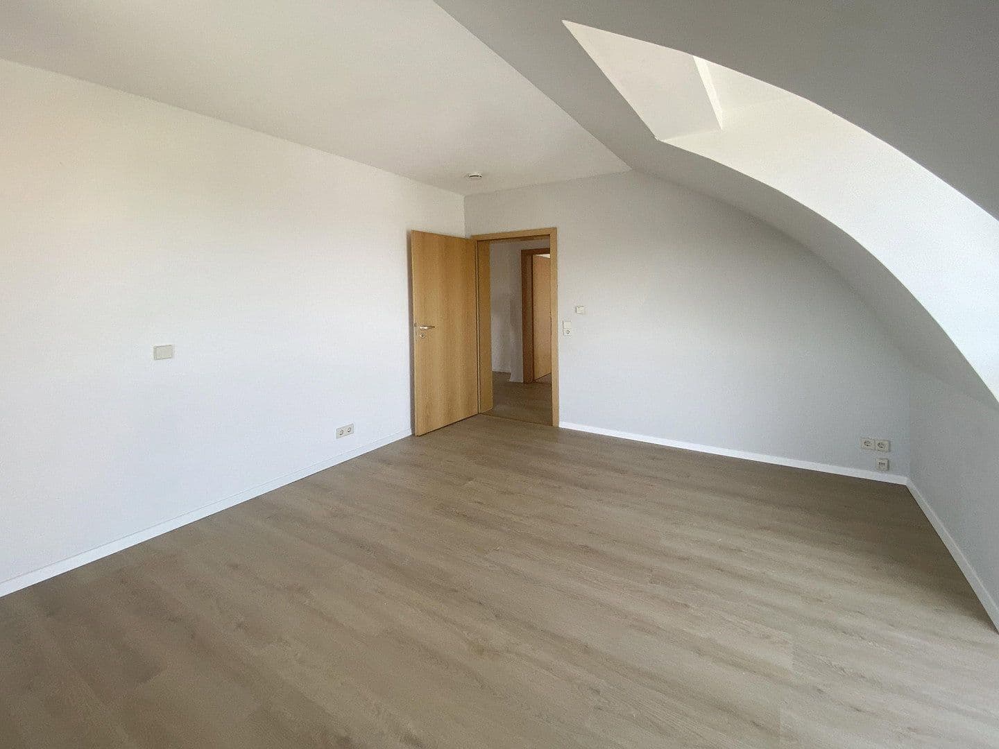 Pronájem bytu 3+1 116 m², Speyer, Porýní-Falc Pronájem bytu 3+1 116 m², Speyer, Porýní-Falc