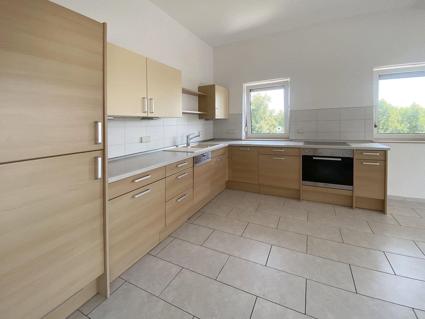 Pronájem bytu 3+1 116 m², Speyer, Porýní-Falc Pronájem bytu 3+1 116 m², Speyer, Porýní-Falc