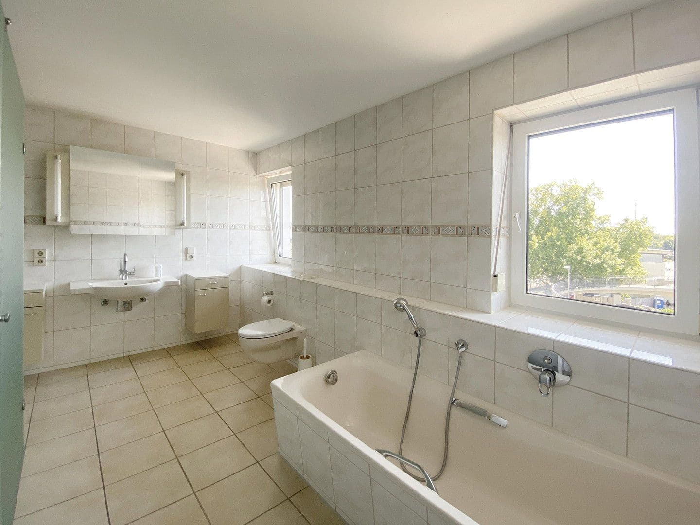 Pronájem bytu 3+1 116 m², Speyer, Porýní-Falc Pronájem bytu 3+1 116 m², Speyer, Porýní-Falc