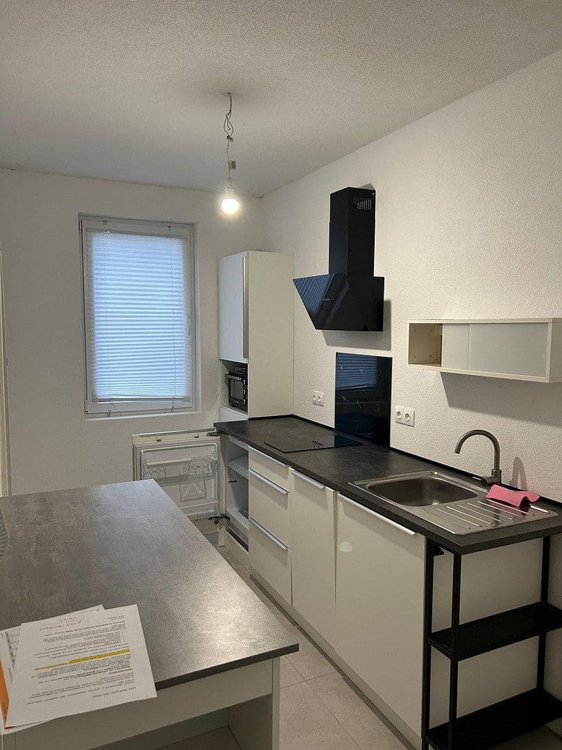 Pronájem bytu 1+1 25 m², Daimlerstr. 24a, Stuttgart, Bádensko-Württembersko Pronájem bytu 1+1 25 m², Daimlerstr. 24a, Stuttgart, Bádensko-Württembersko