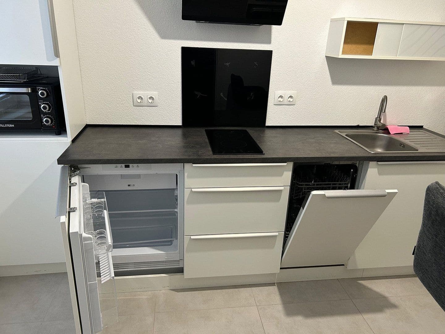 Pronájem bytu 1+1 25 m², Daimlerstr. 24a, Stuttgart, Bádensko-Württembersko Pronájem bytu 1+1 25 m², Daimlerstr. 24a, Stuttgart, Bádensko-Württembersko