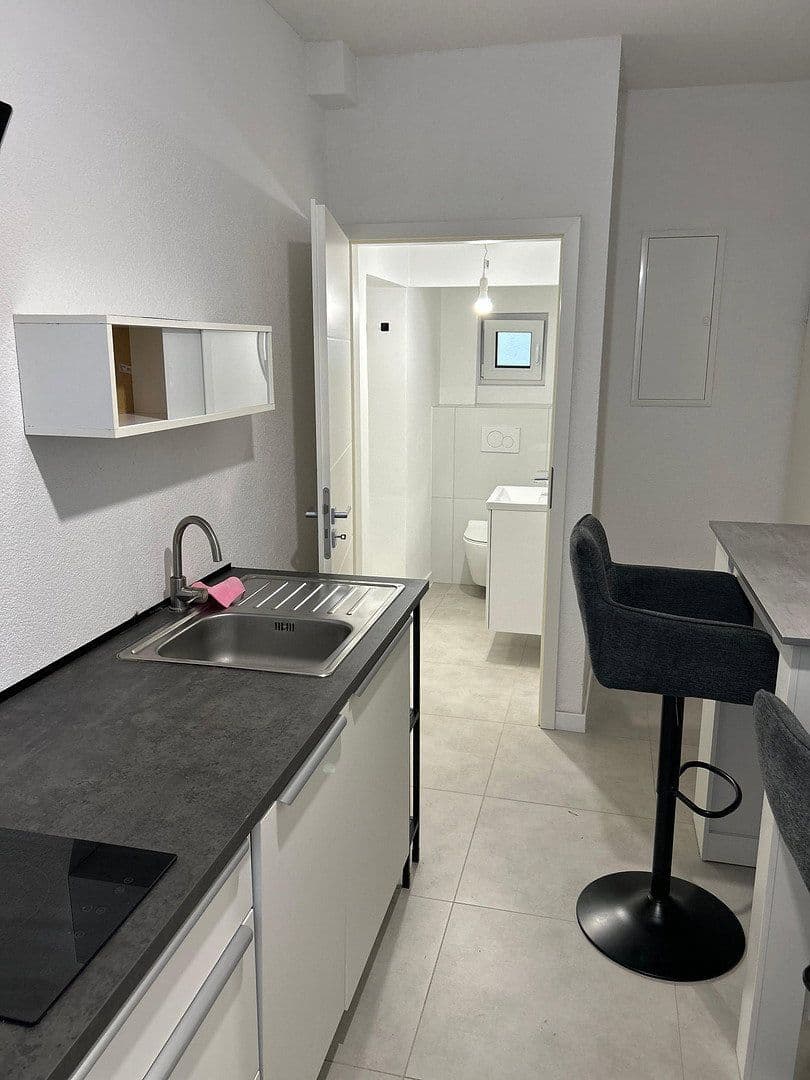 Pronájem bytu 1+1 25 m², Daimlerstr. 24a, Stuttgart, Bádensko-Württembersko Pronájem bytu 1+1 25 m², Daimlerstr. 24a, Stuttgart, Bádensko-Württembersko