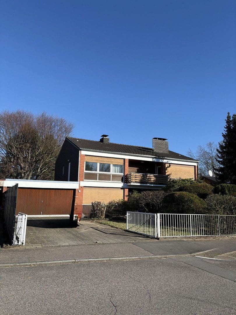 Prodej domu 400 m², pozemek 1.050 m², Bergisch Gladbach, Severní Porýní-Vestfálsko Prodej domu 400 m², pozemek 1.050 m², Bergisch Gladbach, Severní Porýní-Vestfálsko