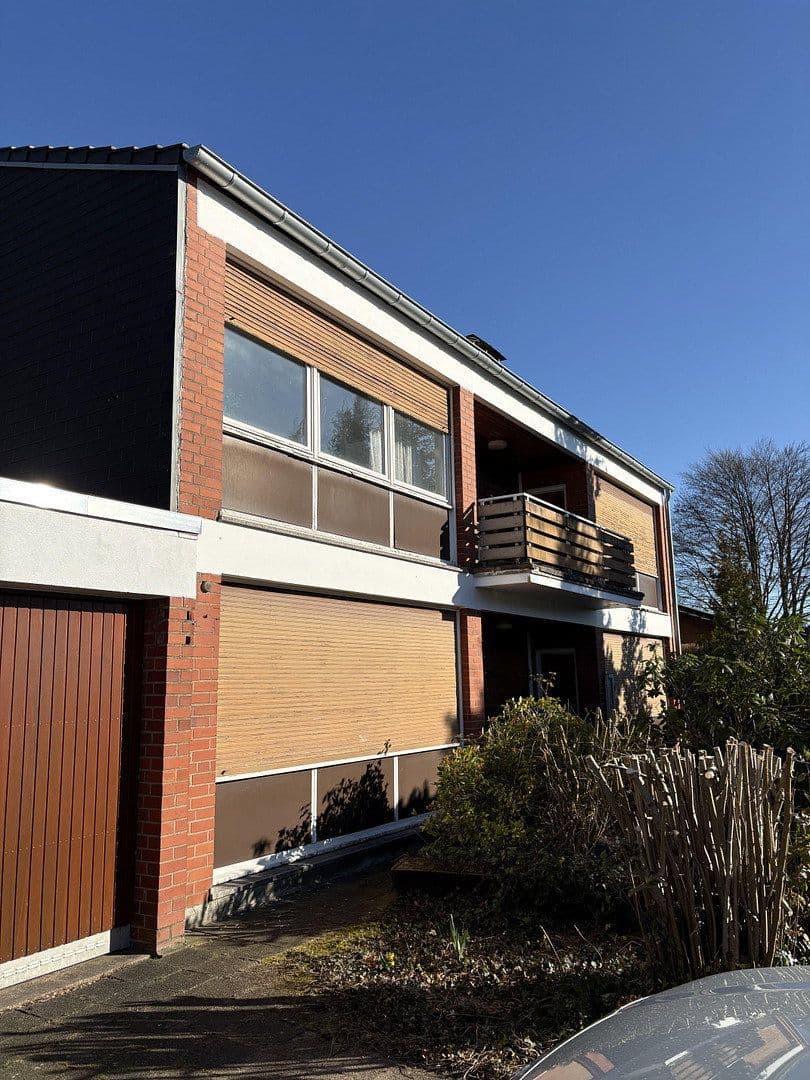 Prodej domu 400 m², pozemek 1.050 m², Bergisch Gladbach, Severní Porýní-Vestfálsko Prodej domu 400 m², pozemek 1.050 m², Bergisch Gladbach, Severní Porýní-Vestfálsko