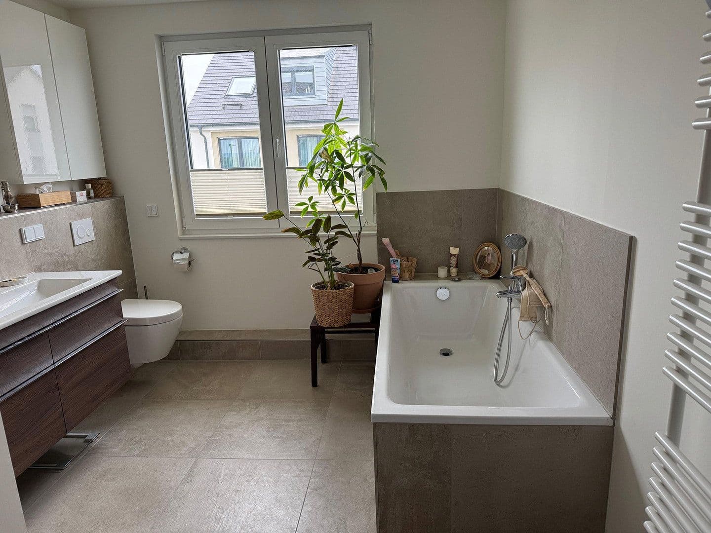 Pronájem domu 192 m², pozemek 353 m², Mirabellenweg 13, Wiesbaden, Hessen Pronájem domu 192 m², pozemek 353 m², Mirabellenweg 13, Wiesbaden, Hessen