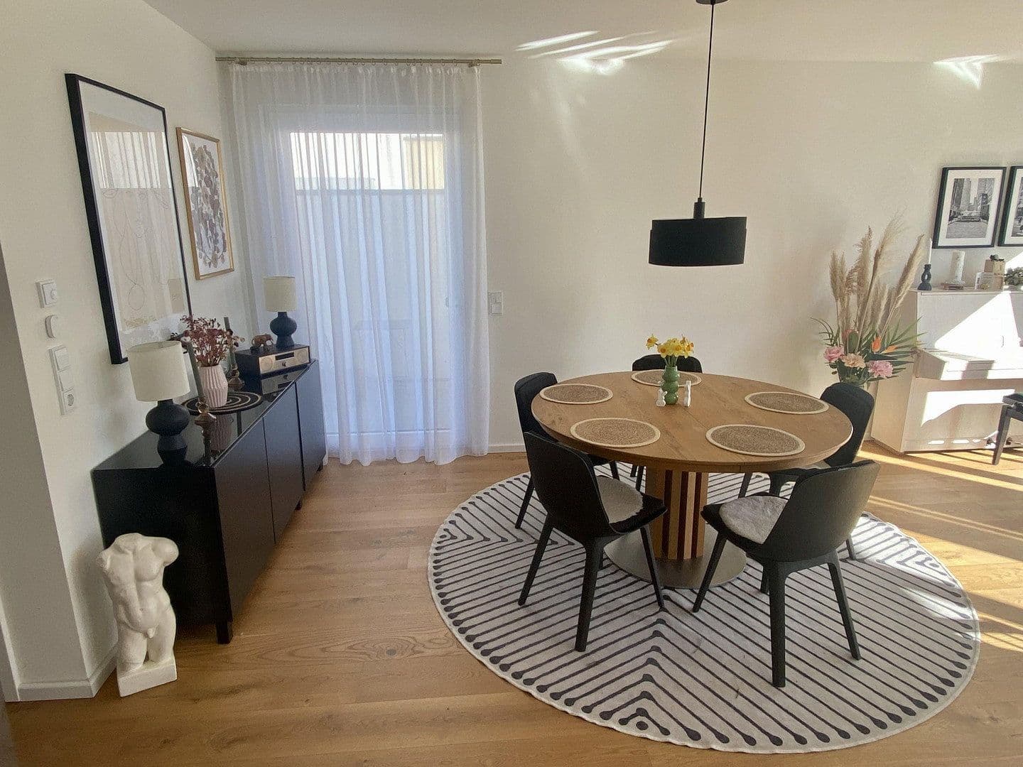 Pronájem domu 192 m², pozemek 353 m², Mirabellenweg 13, Wiesbaden, Hessen Pronájem domu 192 m², pozemek 353 m², Mirabellenweg 13, Wiesbaden, Hessen