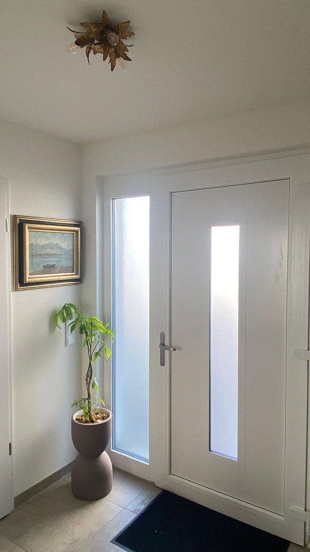 Pronájem domu 192 m², pozemek 353 m², Mirabellenweg 13, Wiesbaden, Hessen Pronájem domu 192 m², pozemek 353 m², Mirabellenweg 13, Wiesbaden, Hessen