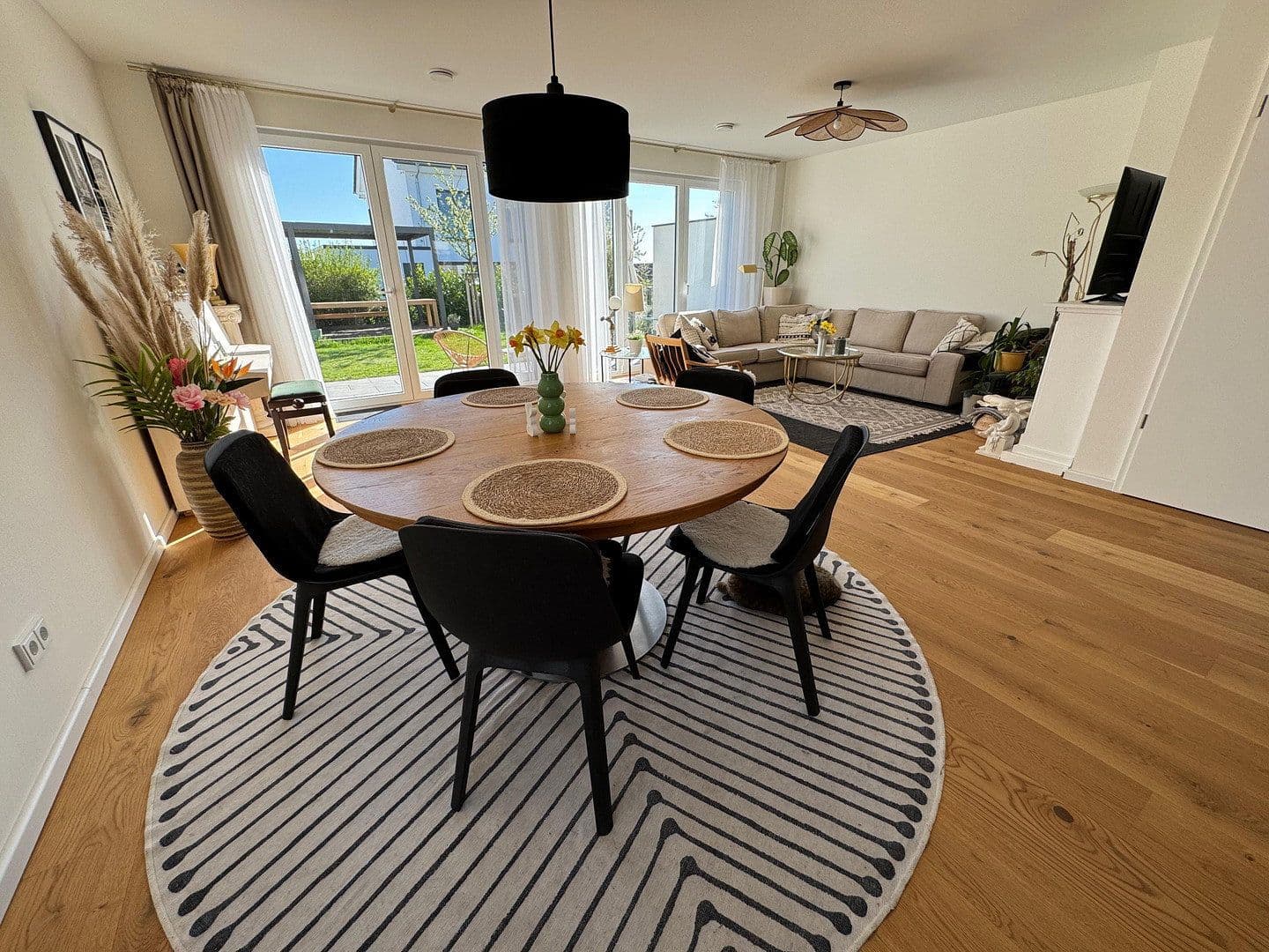 Pronájem domu 192 m², pozemek 353 m², Mirabellenweg 13, Wiesbaden, Hessen Pronájem domu 192 m², pozemek 353 m², Mirabellenweg 13, Wiesbaden, Hessen