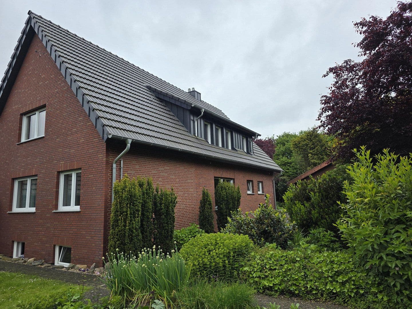 Prodej domu 198 m², pozemek 2.555 m², Rosendahl, Severní Porýní-Vestfálsko Prodej domu 198 m², pozemek 2.555 m², Rosendahl, Severní Porýní-Vestfálsko