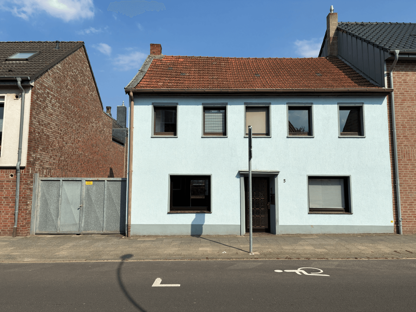 Prodej domu 116 m², pozemek 608 m², Düsseldorferstr. 5, Nettetal, Severní Porýní-Vestfálsko Prodej domu 116 m², pozemek 608 m², Düsseldorferstr. 5, Nettetal, Severní Porýní-Vestfálsko