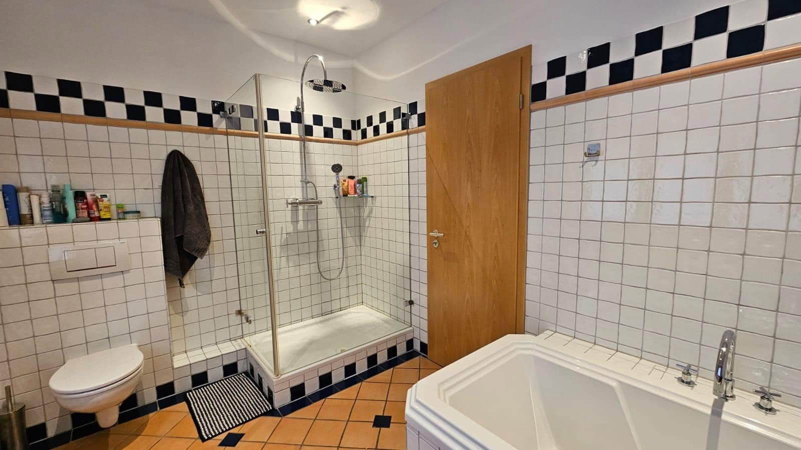 Pronájem domu 320 m², pozemek 730 m², Hofheim am Taunus, Hessen Pronájem domu 320 m², pozemek 730 m², Hofheim am Taunus, Hessen