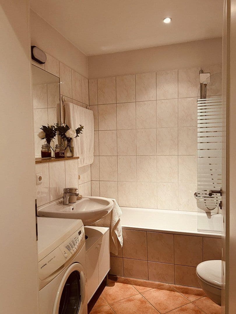 Prodej bytu 1+kk 41 m², Michael-Kazmierczak-Str. 43, Leipzig, Sasko Prodej bytu 1+kk 41 m², Michael-Kazmierczak-Str. 43, Leipzig, Sasko