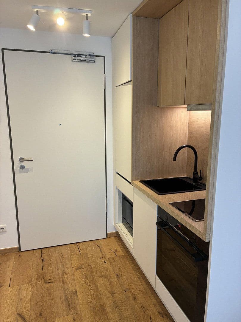 Pronájem bytu 2+1 30 m², Herbigstrasse 33, München, Bavorsko Pronájem bytu 2+1 30 m², Herbigstrasse 33, München, Bavorsko