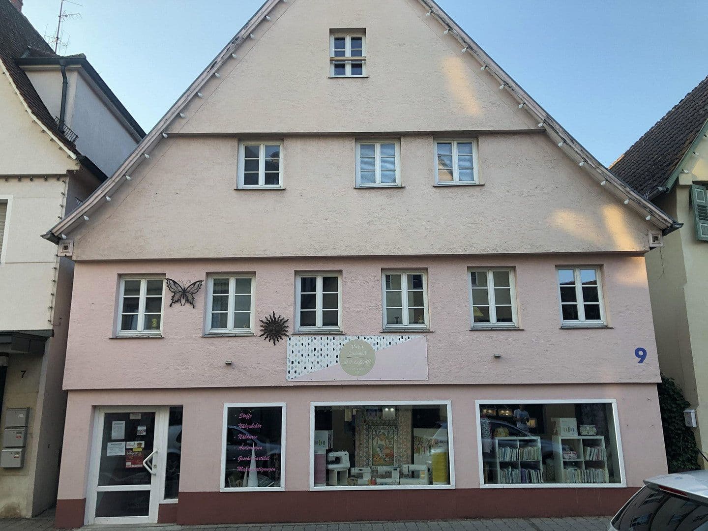 Pronájem bytu 6+1 125 m², Vordere Schmiedgasse 9, Schwäbisch Gmünd, Bádensko-Württembersko Pronájem bytu 6+1 125 m², Vordere Schmiedgasse 9, Schwäbisch Gmünd, Bádensko-Württembersko