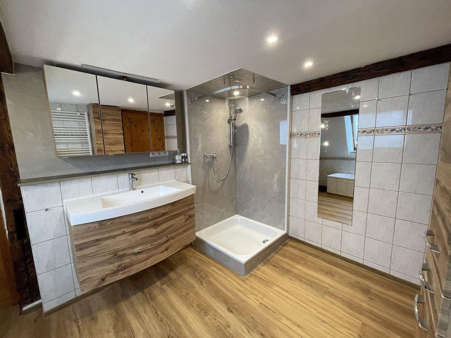 Pronájem bytu 6+1 125 m², Vordere Schmiedgasse 9, Schwäbisch Gmünd, Bádensko-Württembersko Pronájem bytu 6+1 125 m², Vordere Schmiedgasse 9, Schwäbisch Gmünd, Bádensko-Württembersko