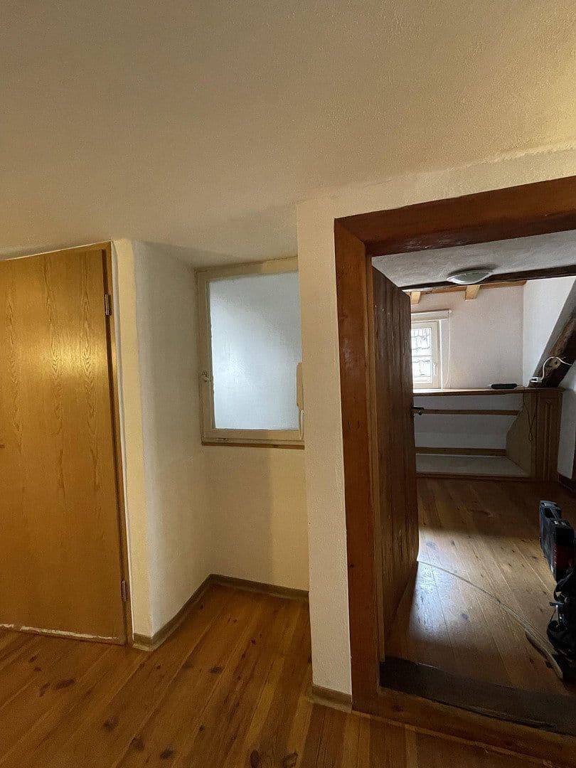 Pronájem bytu 6+1 125 m², Vordere Schmiedgasse 9, Schwäbisch Gmünd, Bádensko-Württembersko Pronájem bytu 6+1 125 m², Vordere Schmiedgasse 9, Schwäbisch Gmünd, Bádensko-Württembersko