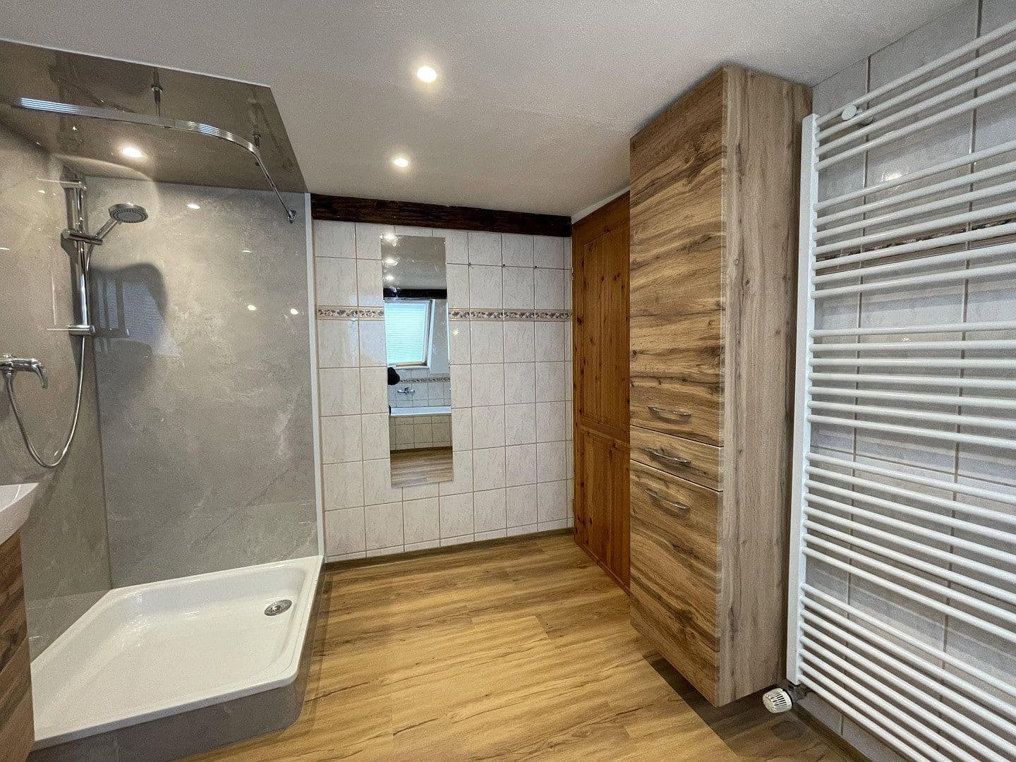 Pronájem bytu 6+1 125 m², Vordere Schmiedgasse 9, Schwäbisch Gmünd, Bádensko-Württembersko Pronájem bytu 6+1 125 m², Vordere Schmiedgasse 9, Schwäbisch Gmünd, Bádensko-Württembersko