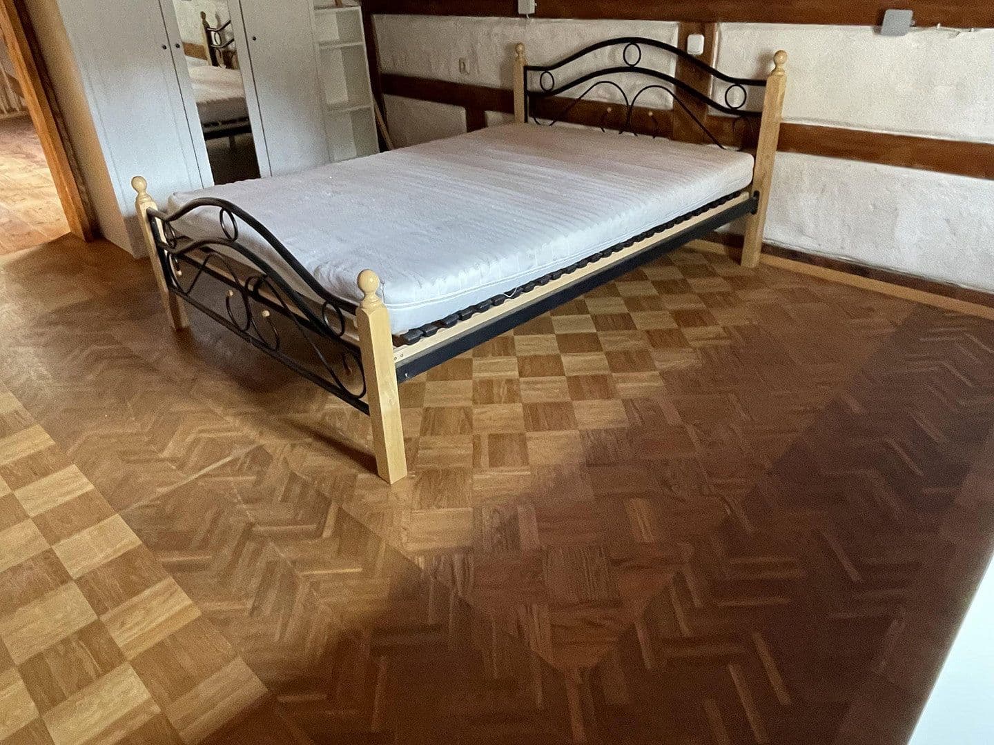 Pronájem bytu 6+1 125 m², Vordere Schmiedgasse 9, Schwäbisch Gmünd, Bádensko-Württembersko Pronájem bytu 6+1 125 m², Vordere Schmiedgasse 9, Schwäbisch Gmünd, Bádensko-Württembersko