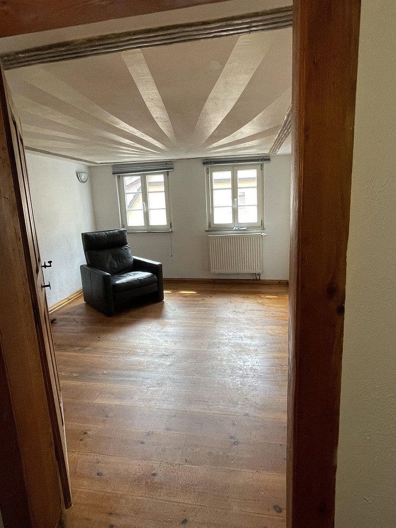 Pronájem bytu 6+1 125 m², Vordere Schmiedgasse 9, Schwäbisch Gmünd, Bádensko-Württembersko Pronájem bytu 6+1 125 m², Vordere Schmiedgasse 9, Schwäbisch Gmünd, Bádensko-Württembersko