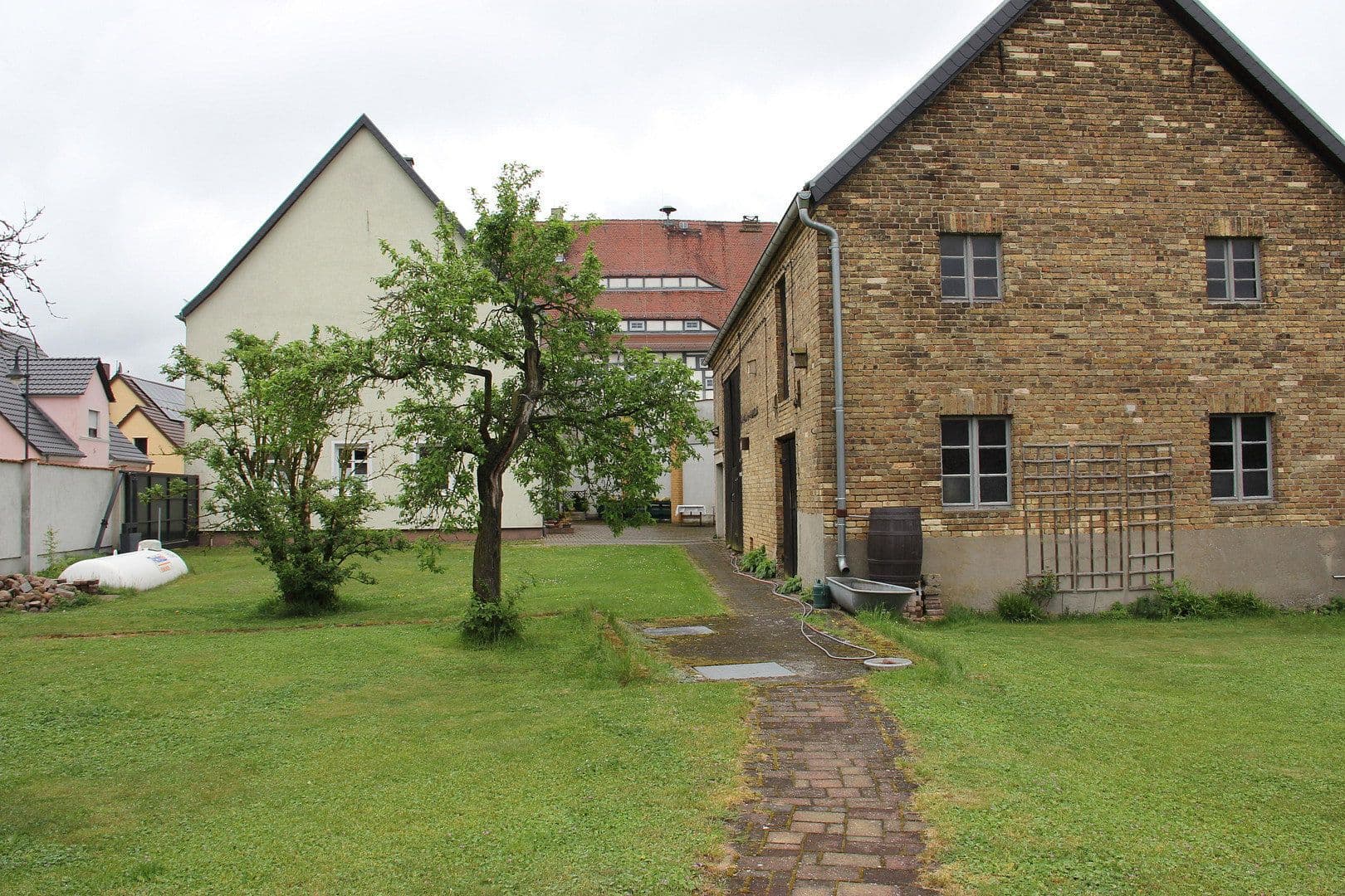 Prodej domu 200 m², pozemek 1.233 m², Jessen (Elster), Sasko-Anhaltsko Prodej domu 200 m², pozemek 1.233 m², Jessen (Elster), Sasko-Anhaltsko