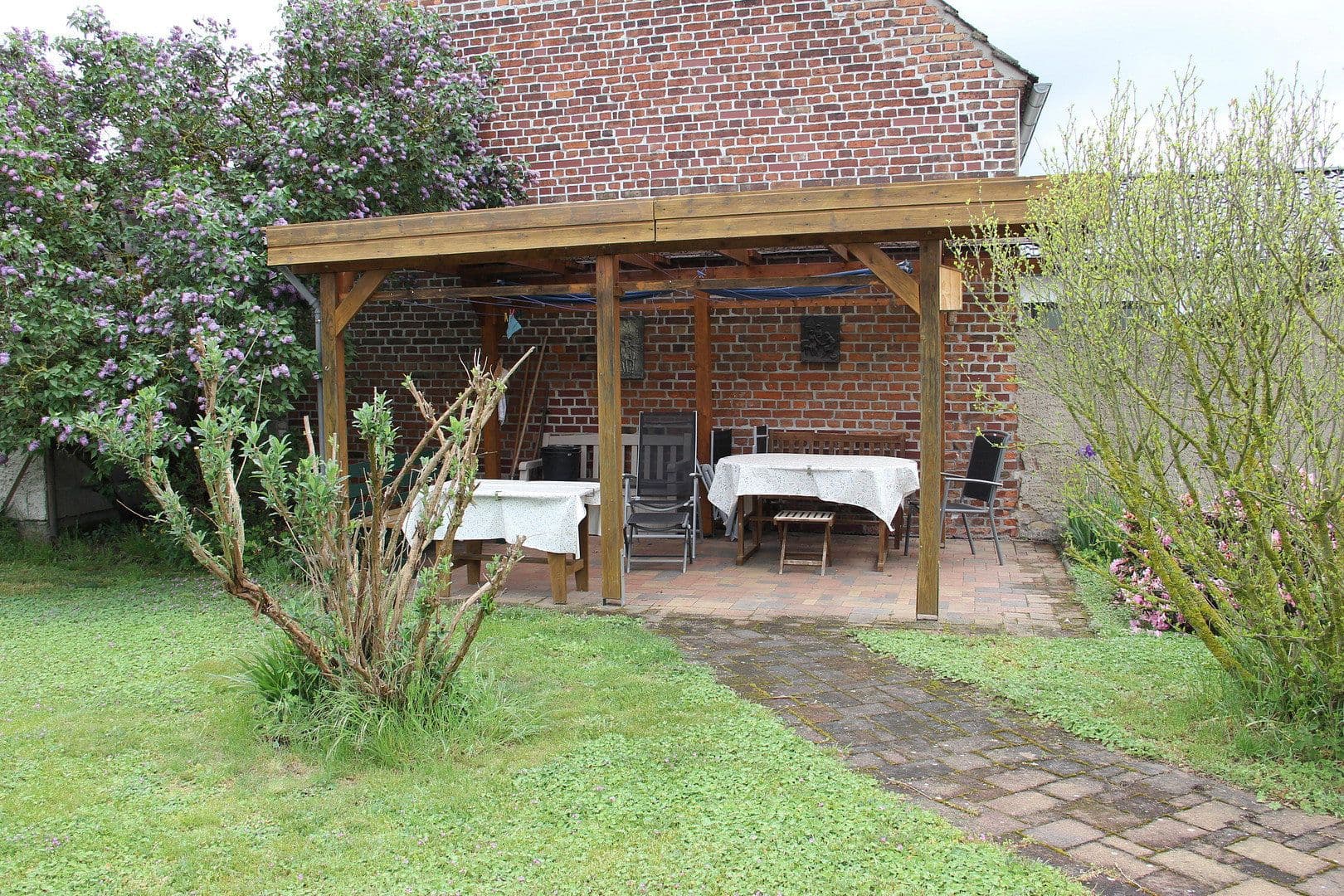 Prodej domu 200 m², pozemek 1.233 m², Jessen (Elster), Sasko-Anhaltsko Prodej domu 200 m², pozemek 1.233 m², Jessen (Elster), Sasko-Anhaltsko