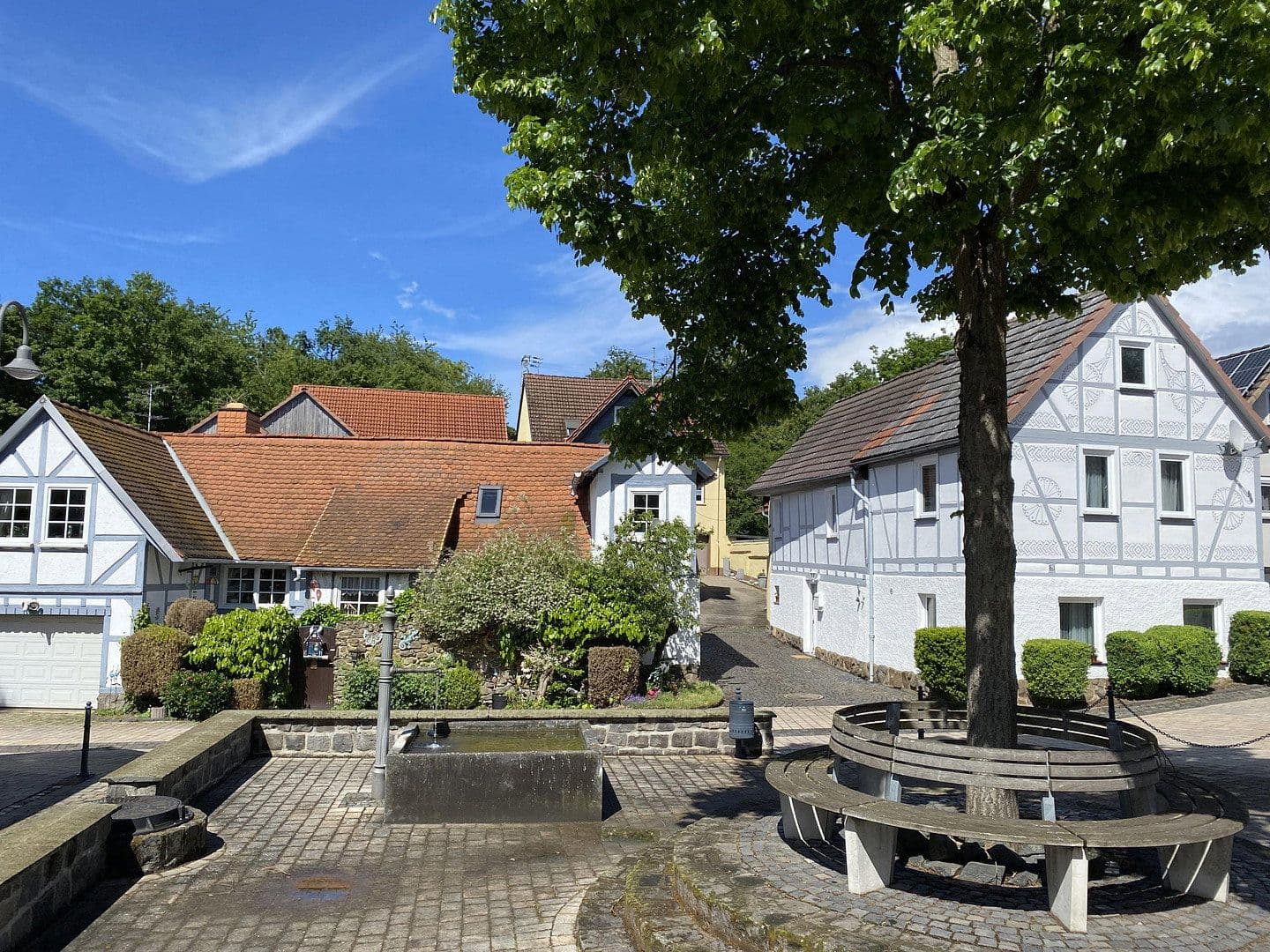 Prodej domu 250 m², pozemek 831 m², Niddaer Str. 28, Reichelsheim (Wetterau), Hessen Prodej domu 250 m², pozemek 831 m², Niddaer Str. 28, Reichelsheim (Wetterau), Hessen