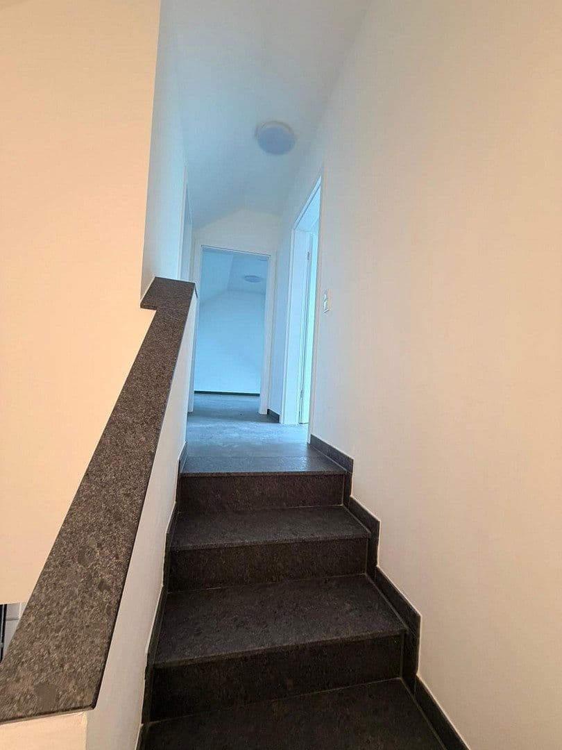 Pronájem domu 105 m², pozemek 30 m², Mörfelden-Walldorf, Hessen Pronájem domu 105 m², pozemek 30 m², Mörfelden-Walldorf, Hessen