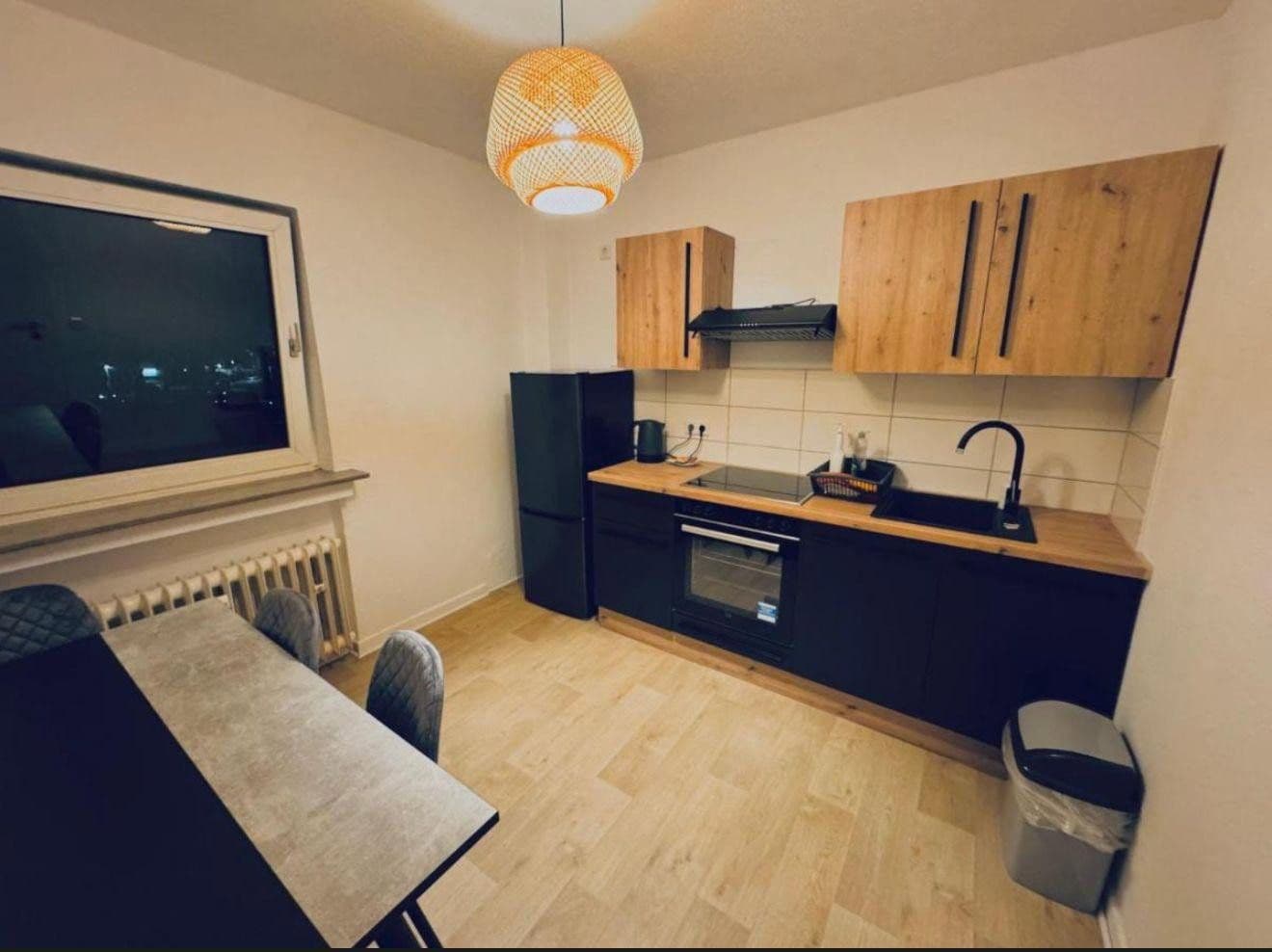 Pronájem bytu 1+1 33 m², Oberhausen, Severní Porýní-Vestfálsko Pronájem bytu 1+1 33 m², Oberhausen, Severní Porýní-Vestfálsko