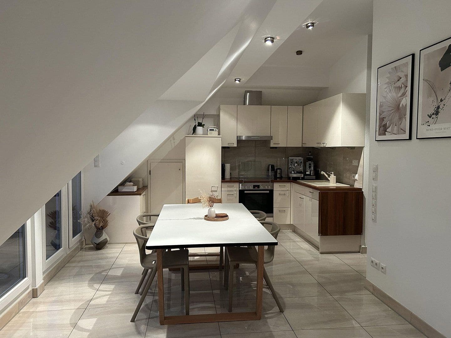 Pronájem bytu 4+1 98 m², München, Bavorsko Pronájem bytu 4+1 98 m², München, Bavorsko
