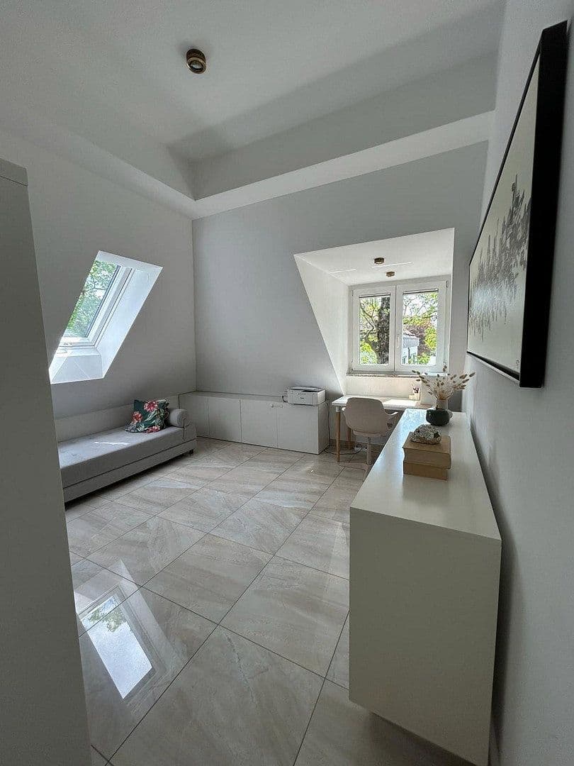Pronájem bytu 4+1 98 m², München, Bavorsko Pronájem bytu 4+1 98 m², München, Bavorsko