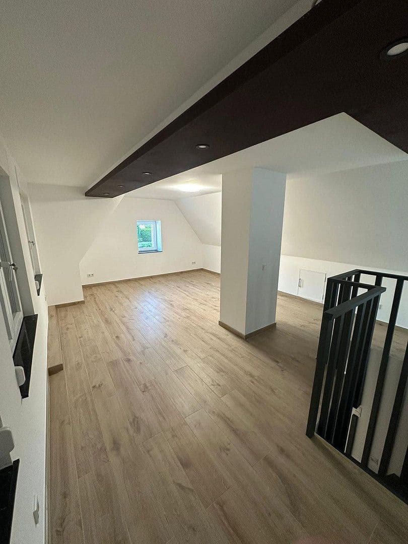 Pronájem domu 190 m², pozemek 270 m², Frankfurter Str. 9, Glashütten, Hessen Pronájem domu 190 m², pozemek 270 m², Frankfurter Str. 9, Glashütten, Hessen