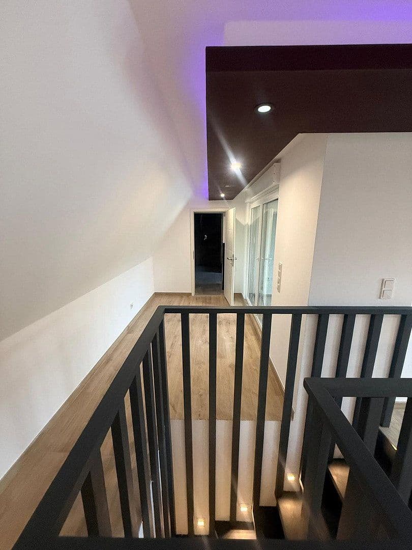 Pronájem domu 190 m², pozemek 270 m², Frankfurter Str. 9, Glashütten, Hessen Pronájem domu 190 m², pozemek 270 m², Frankfurter Str. 9, Glashütten, Hessen
