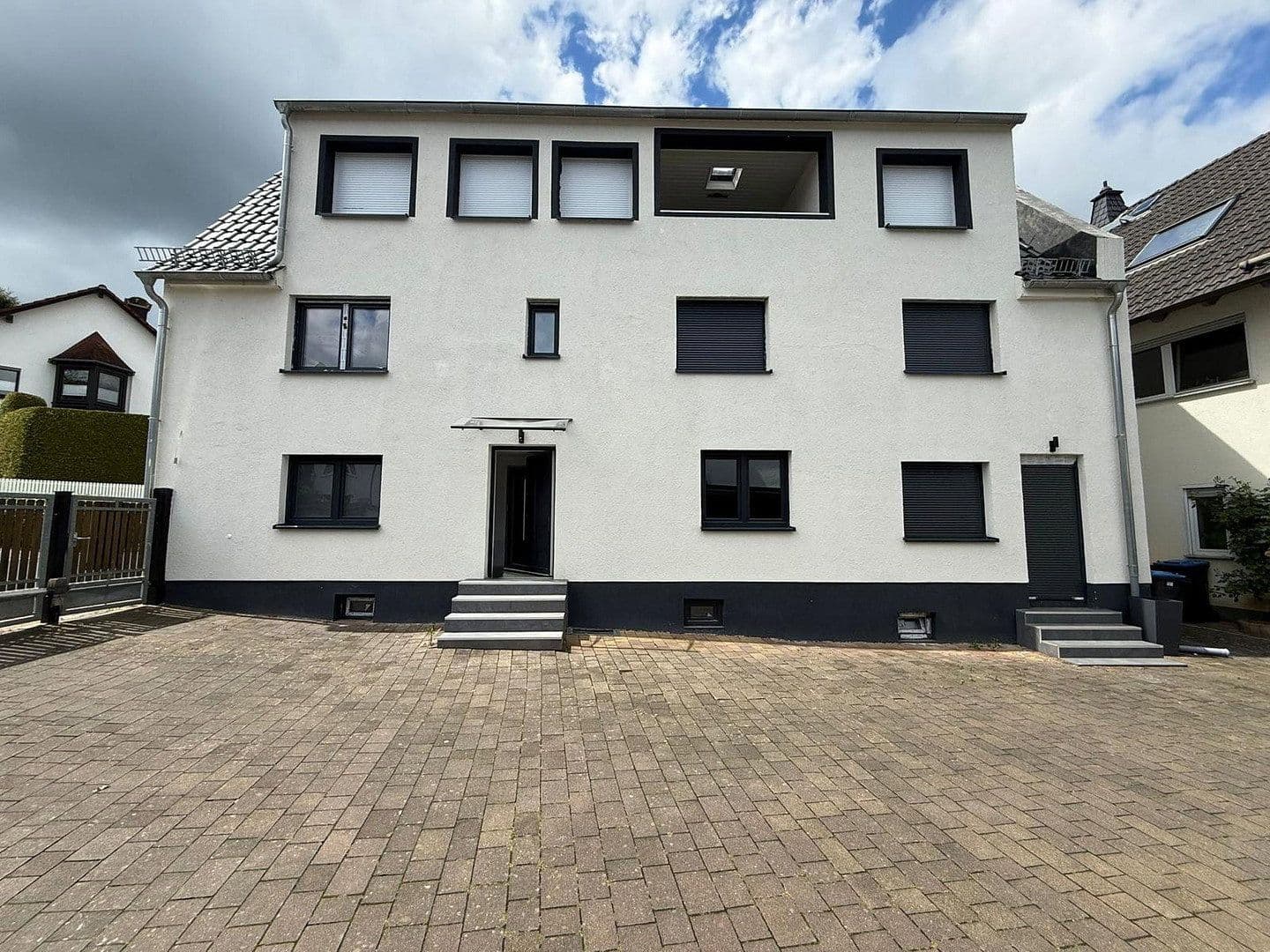 Pronájem domu 190 m², pozemek 270 m², Frankfurter Str. 9, Glashütten, Hessen Pronájem domu 190 m², pozemek 270 m², Frankfurter Str. 9, Glashütten, Hessen