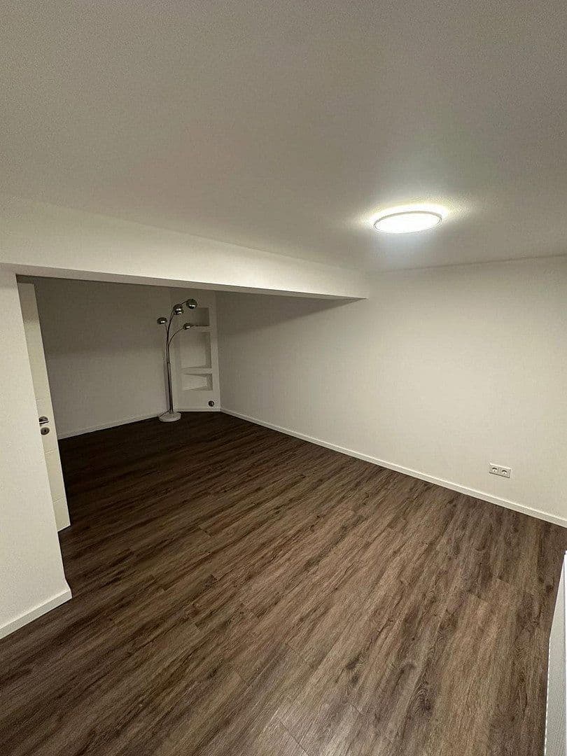 Pronájem domu 190 m², pozemek 270 m², Frankfurter Str. 9, Glashütten, Hessen Pronájem domu 190 m², pozemek 270 m², Frankfurter Str. 9, Glashütten, Hessen