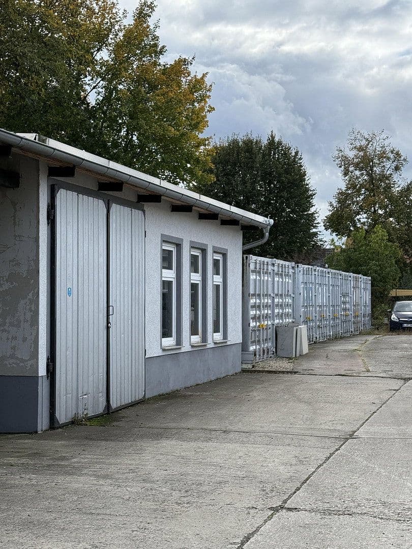 Prodej nebytového prostoru 1.689 m², Bahnhofstraße 12, Naunhof, Sasko Prodej nebytového prostoru 1.689 m², Bahnhofstraße 12, Naunhof, Sasko