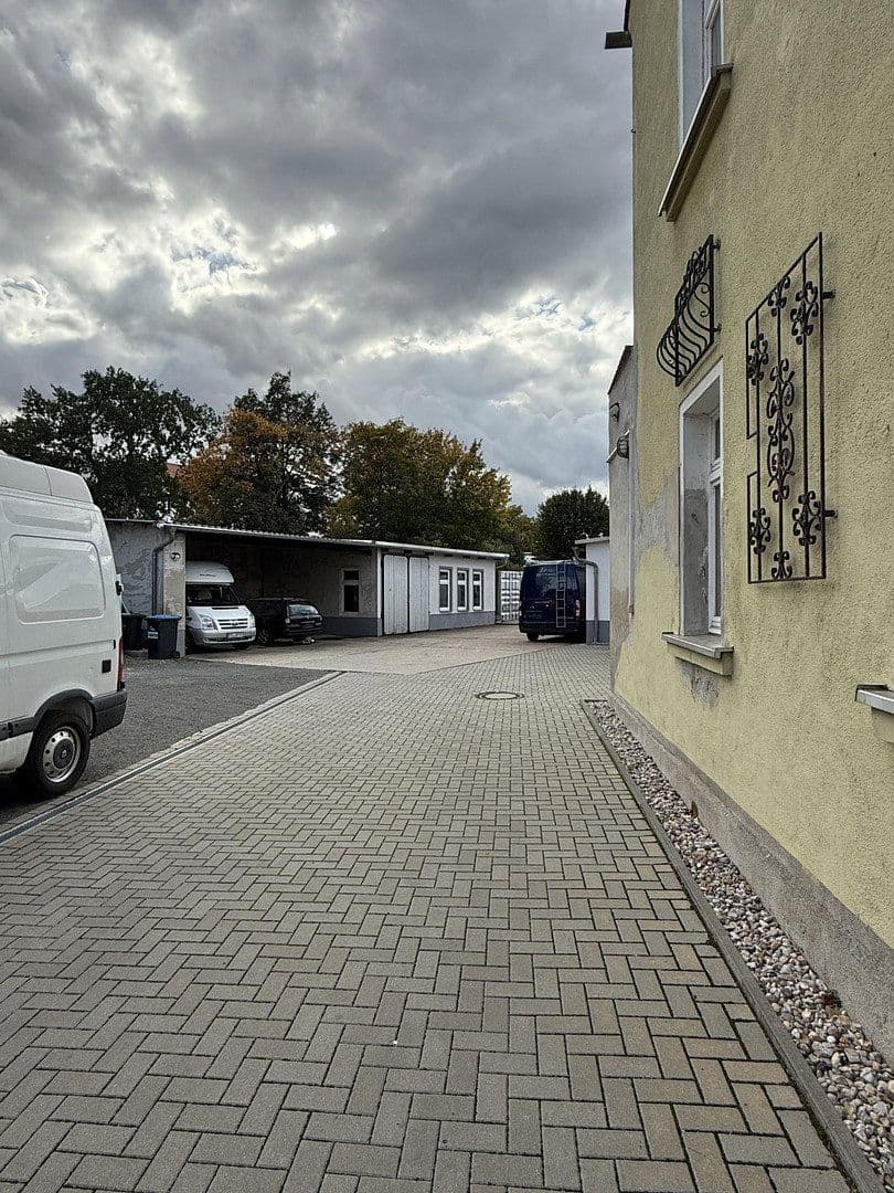 Prodej nebytového prostoru 1.689 m², Bahnhofstraße 12, Naunhof, Sasko Prodej nebytového prostoru 1.689 m², Bahnhofstraße 12, Naunhof, Sasko