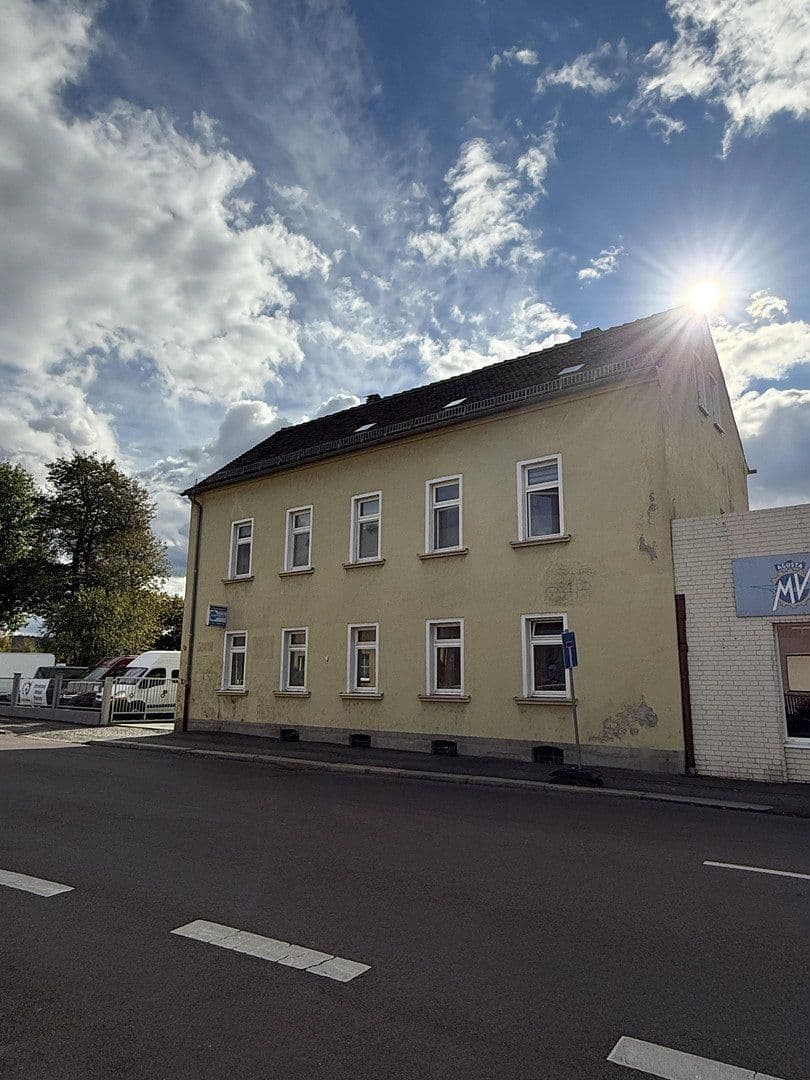 Prodej nebytového prostoru 1.689 m², Bahnhofstraße 12, Naunhof, Sasko Prodej nebytového prostoru 1.689 m², Bahnhofstraße 12, Naunhof, Sasko