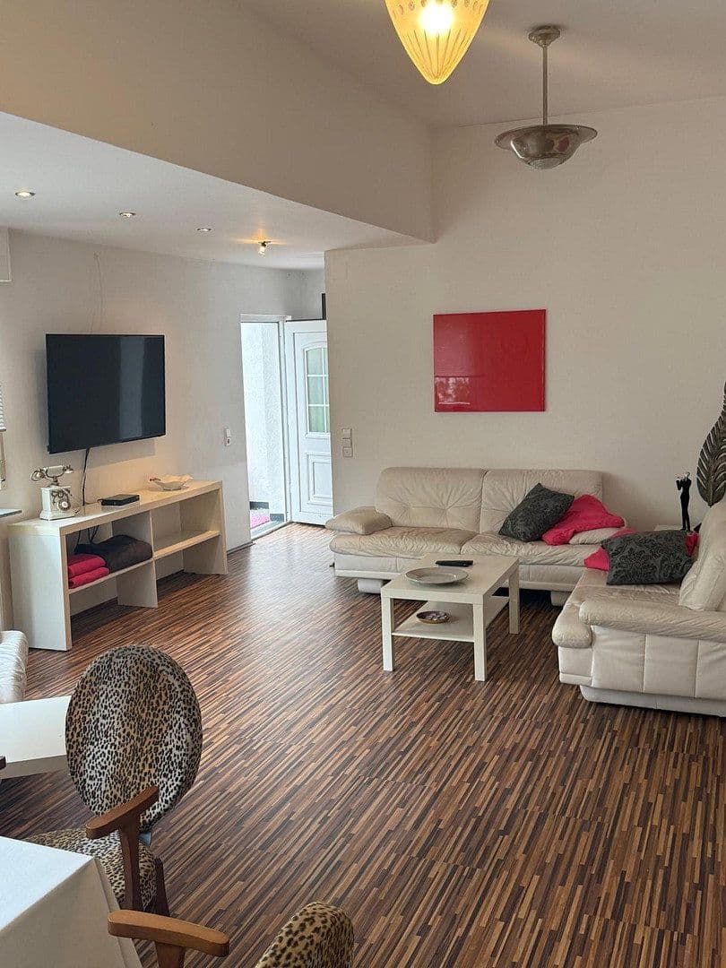 Pronájem bytu 1+1 65 m², Offenbach, Hessen Pronájem bytu 1+1 65 m², Offenbach, Hessen
